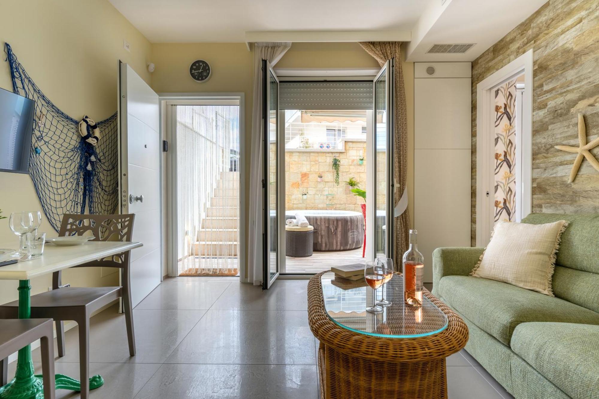 Cozy Marine Apt With Jacuzzi - 250Mt From Sea Полиньяно-а-Маре Экстерьер фото