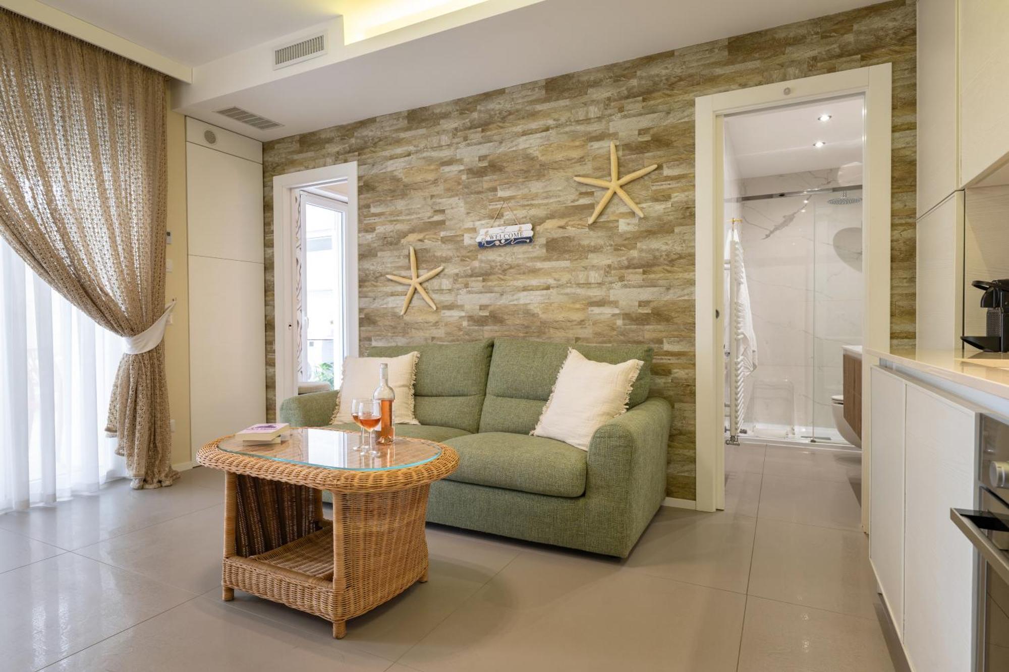 Cozy Marine Apt With Jacuzzi - 250Mt From Sea Полиньяно-а-Маре Экстерьер фото