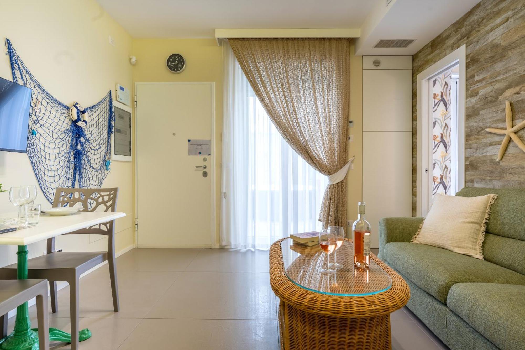 Cozy Marine Apt With Jacuzzi - 250Mt From Sea Полиньяно-а-Маре Экстерьер фото